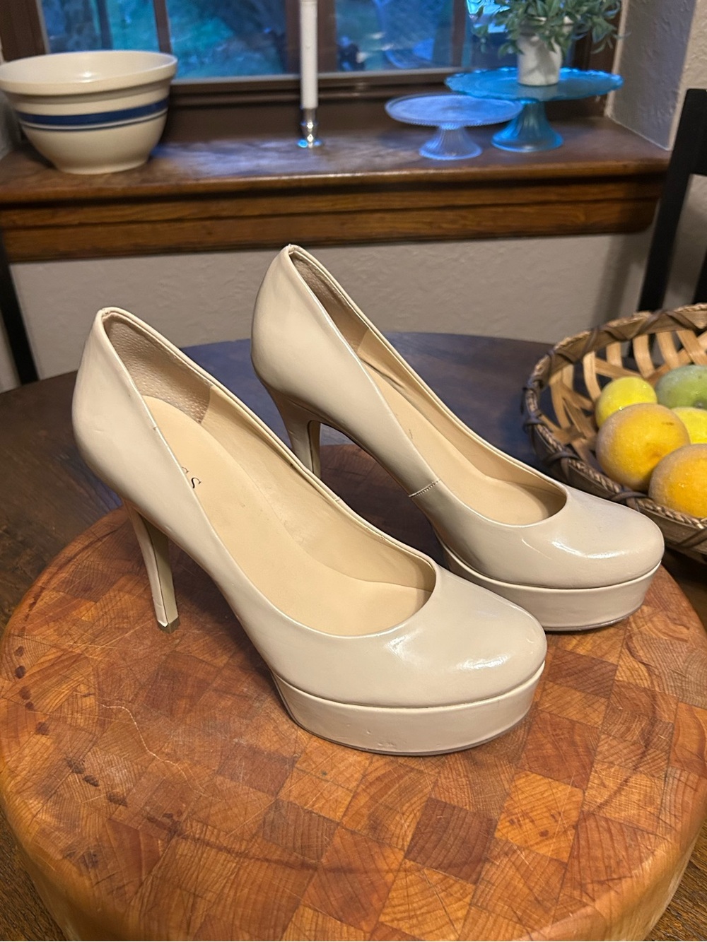 GUESS Cream Patent Platform Pump Heels